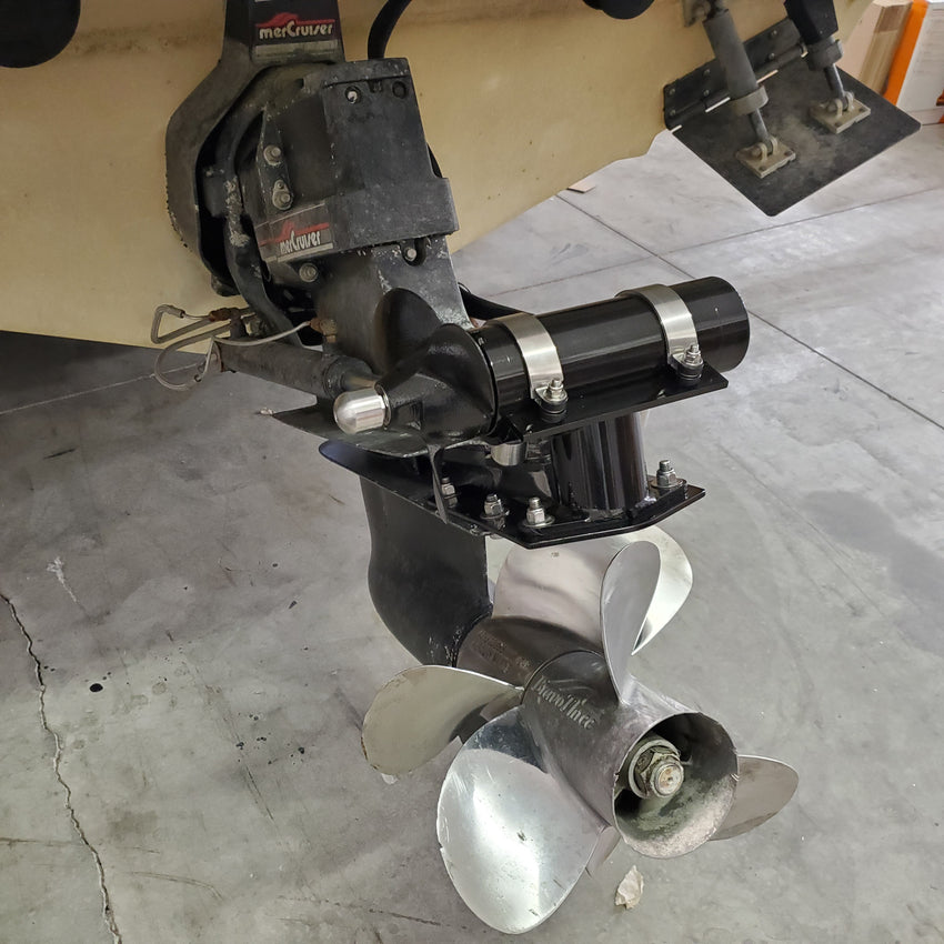 ST230 Outboard + Sterndrive Mounted Stern Thruster
